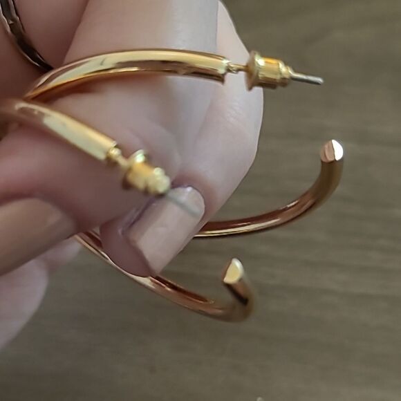 💲6️⃣ Bundled ✔️Gold Hoop Earrings 2.5" - Picture 7 of 8
